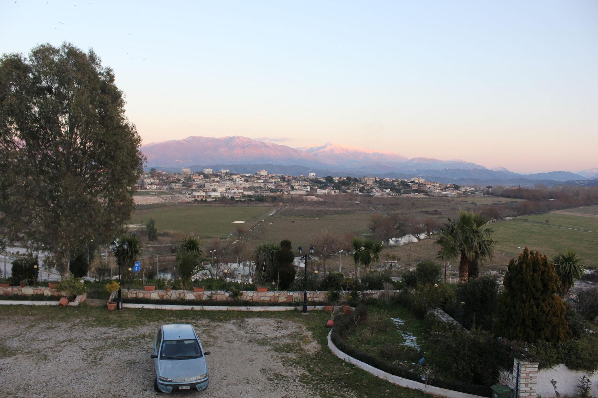 Hotel Holiday Sarande Exterior photo