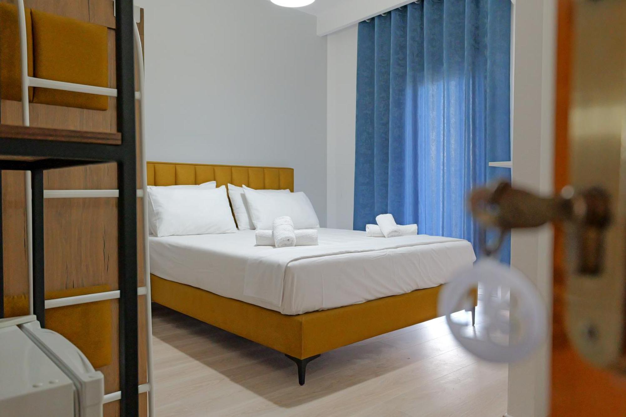 Hotel Holiday Sarande Exterior photo