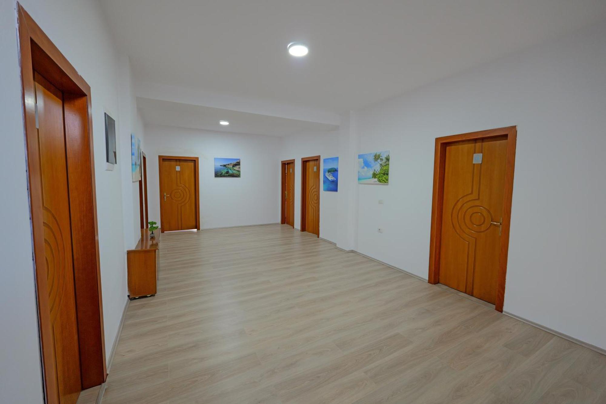 Hotel Holiday Sarande Exterior photo