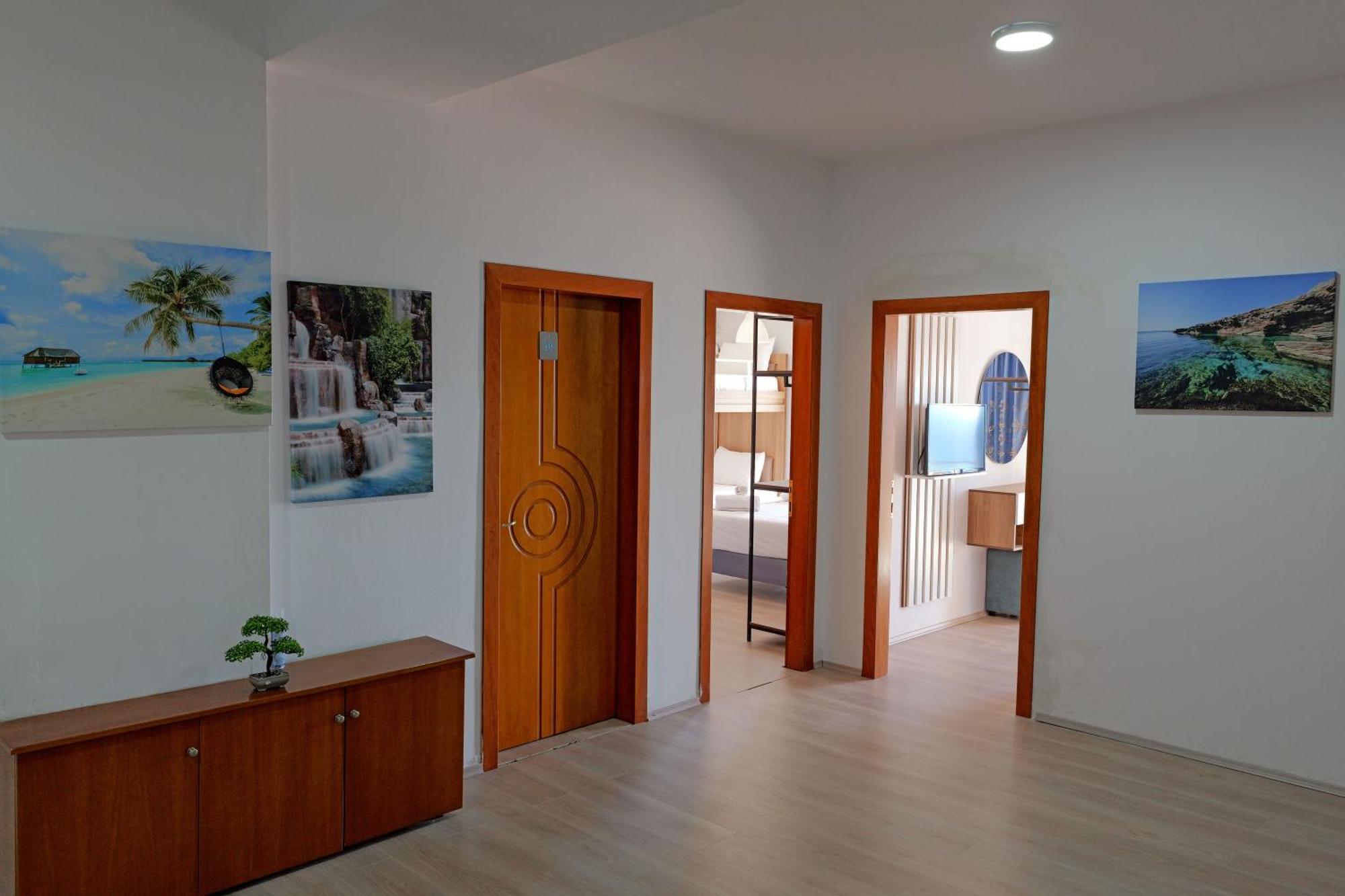 Hotel Holiday Sarande Exterior photo