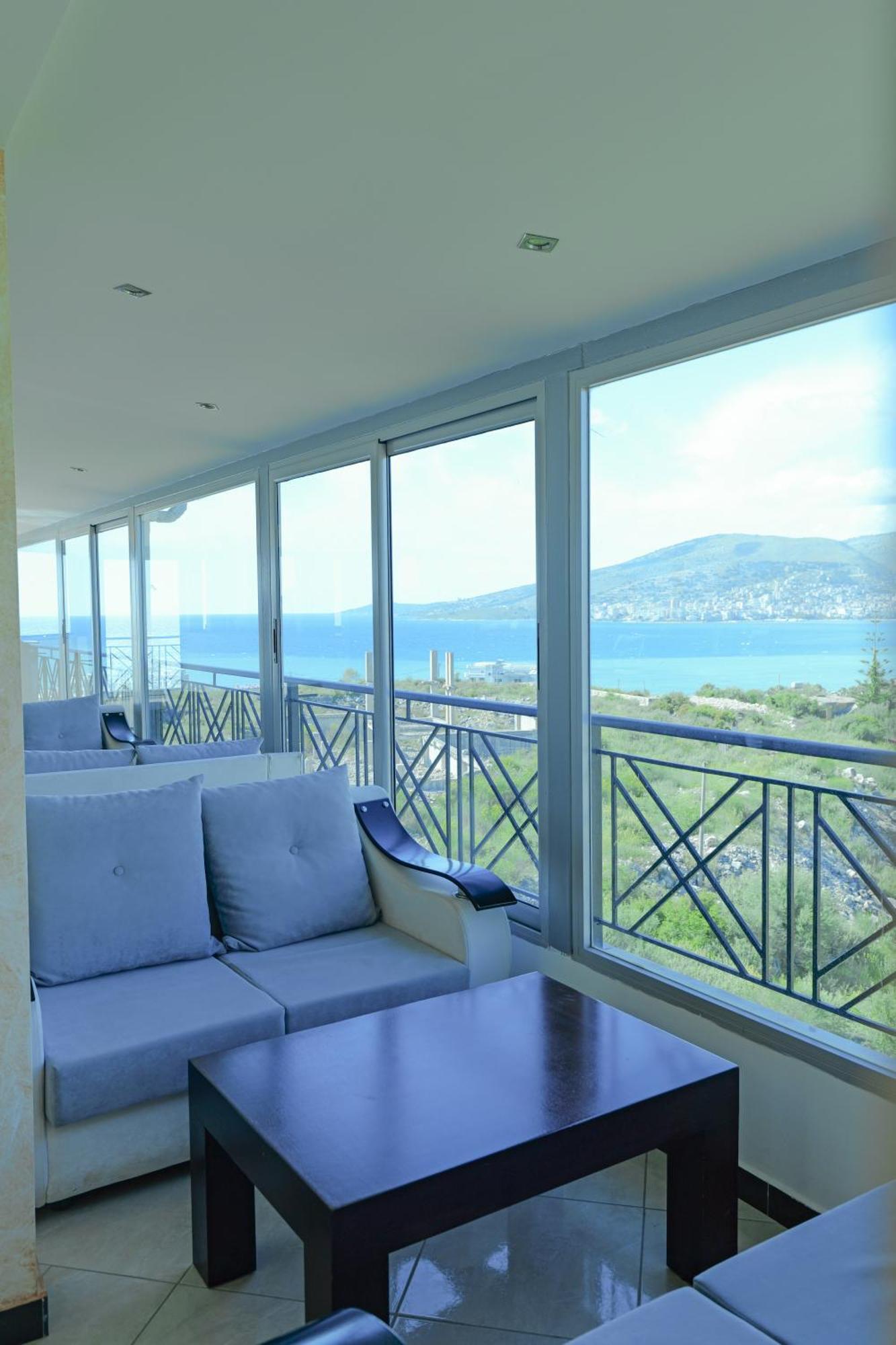 Hotel Holiday Sarande Exterior photo