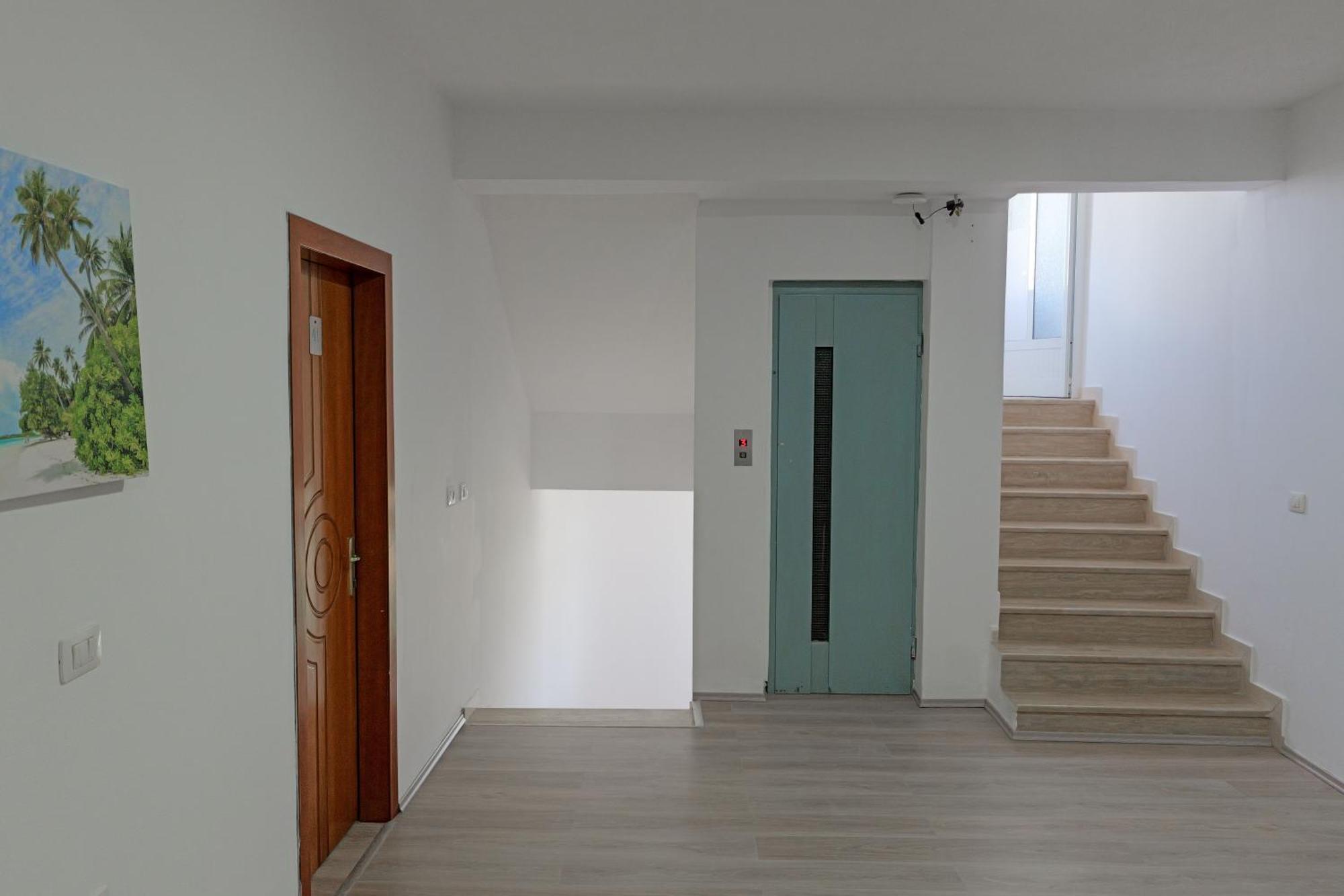 Hotel Holiday Sarande Exterior photo