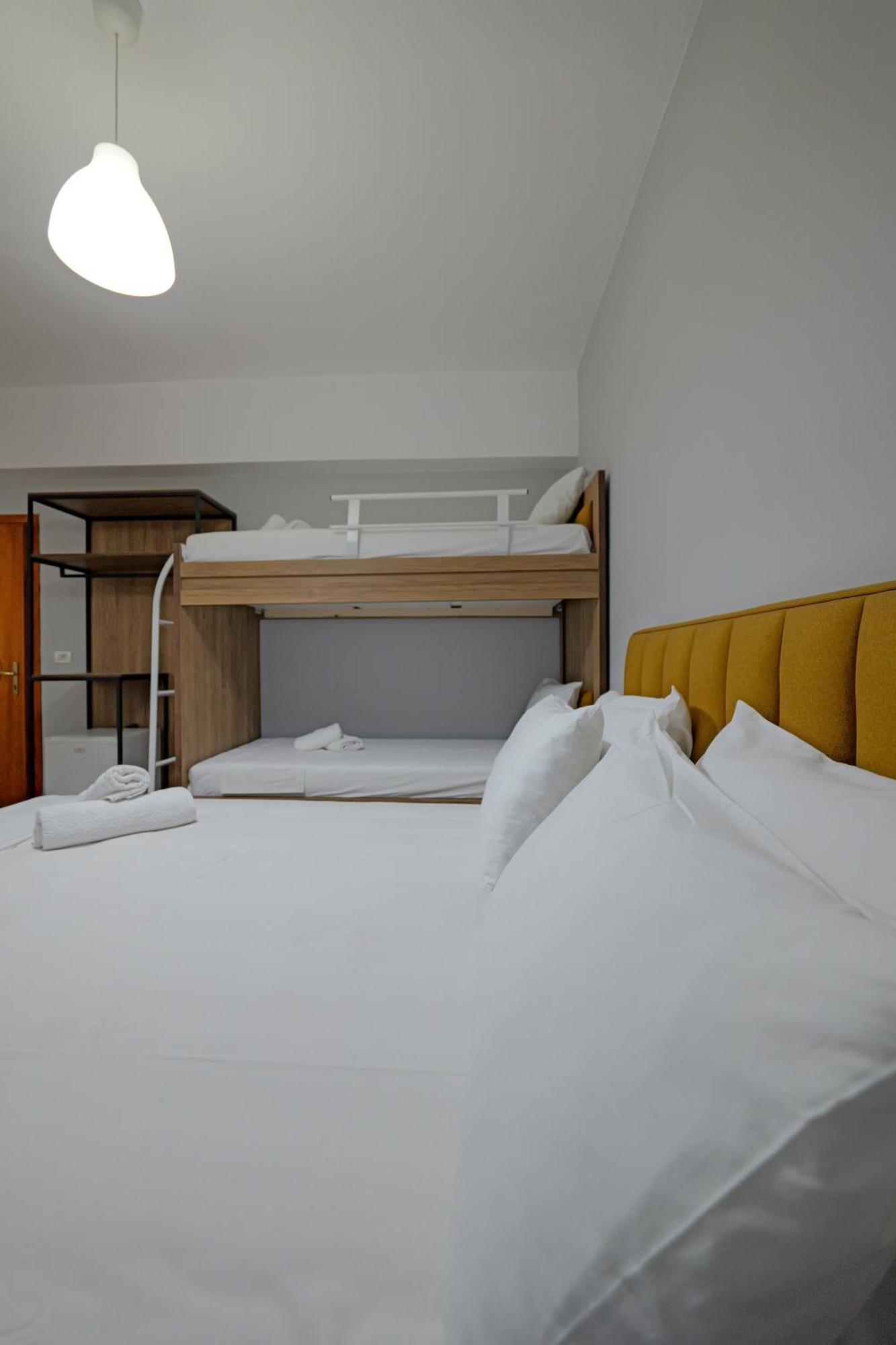 Hotel Holiday Sarande Exterior photo