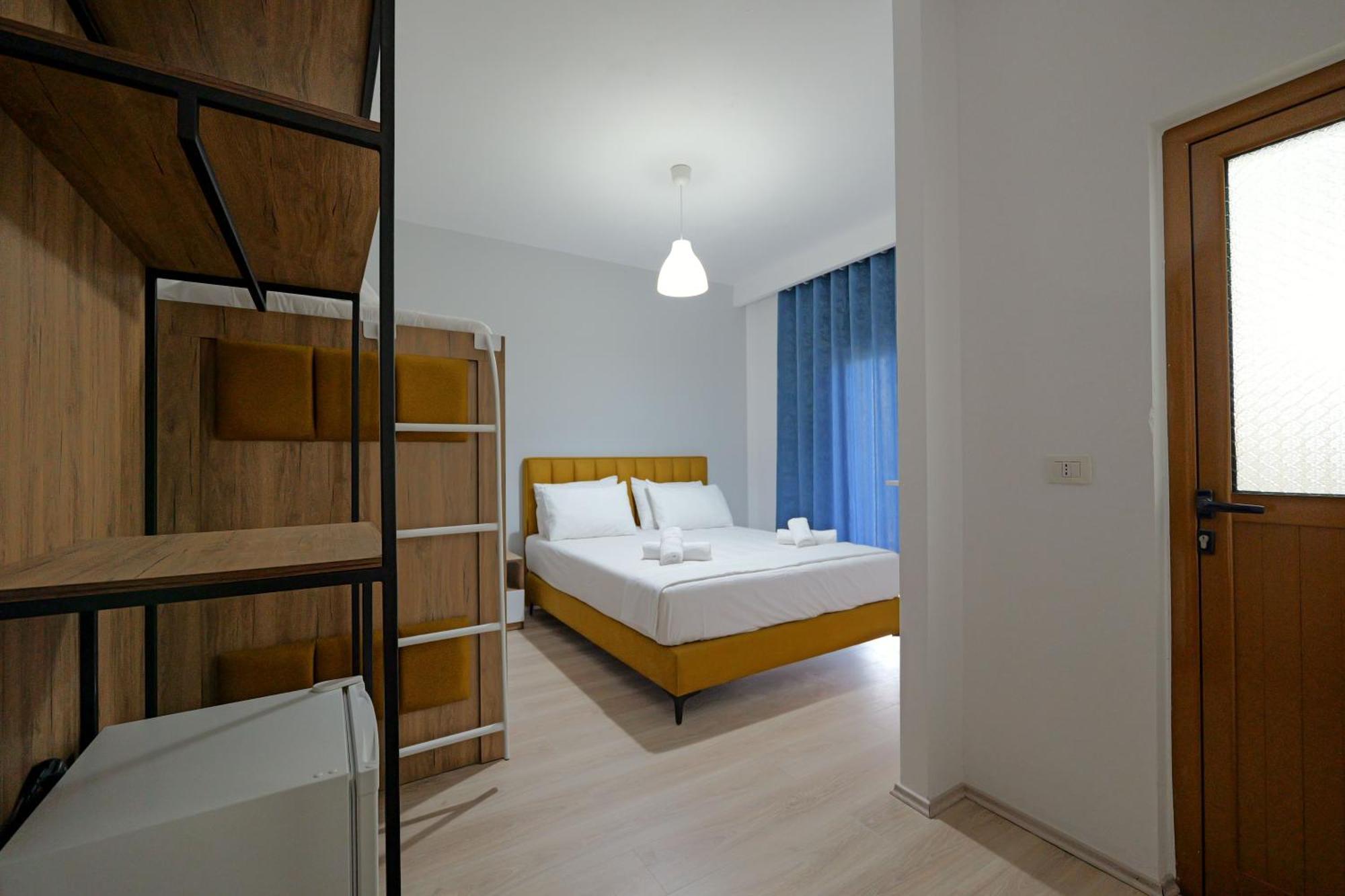 Hotel Holiday Sarande Exterior photo